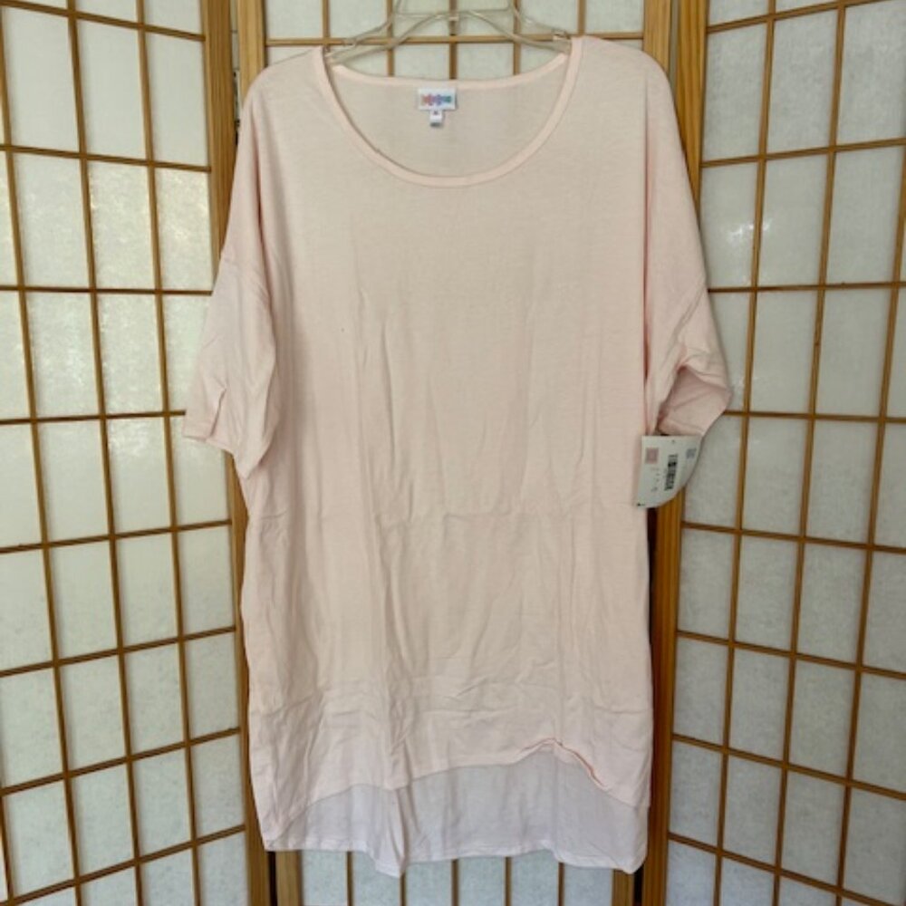 LuLaRoe Shirt. Irma. XL. Light Pink